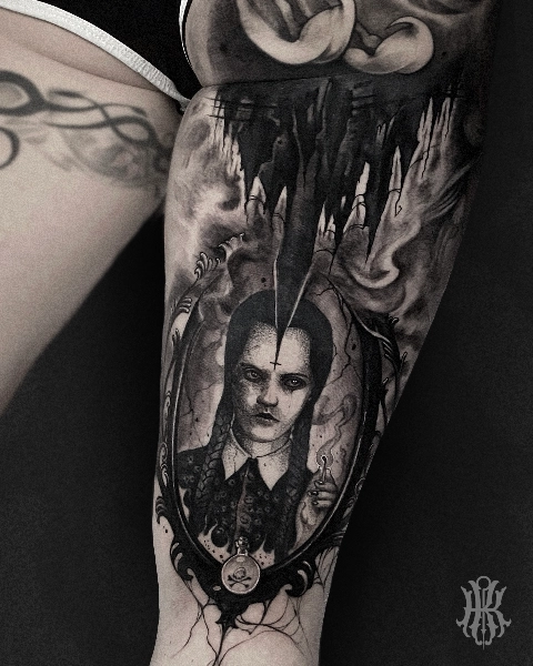 Schwarz und Grau tattoo